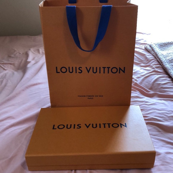 Louis Vuitton Handbags - Authentic Louis Vuitton Favorite PM